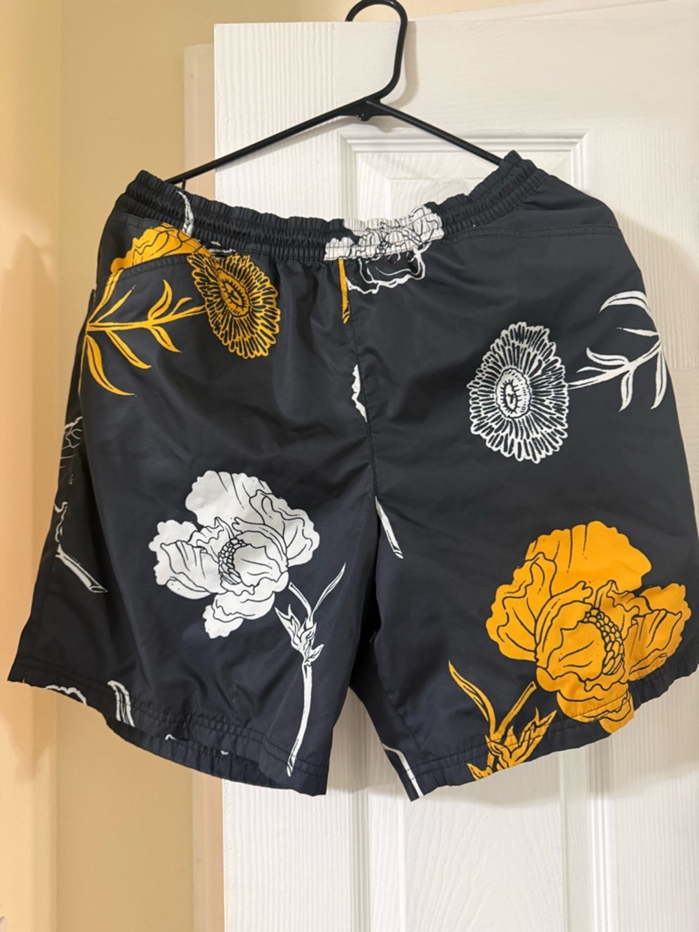 Men's Black Floral Nike SB shorts